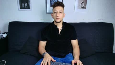 Snapshot of emiliocum_24 chatting on July 22, 4:48 am EMILIOCUM online show from July 22, 4:48 am