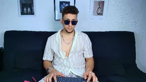 Snapshot of emiliocum_24 chatting on July 31, 6:13 am EMILIOCUM online show from July 31, 6:13 am