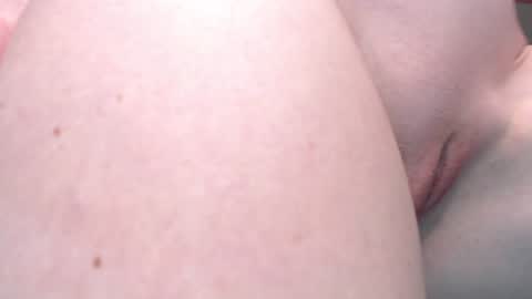 Snapshot of emilly_angel chatting on January 2, 8:02 pm Emily online show from January 2, 8:02 pm