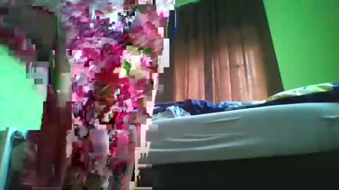 Snapshot of emilly_daniel chatting on January 29, 10:16 am Emilly and Daniel online show from January 29, 10:16 am