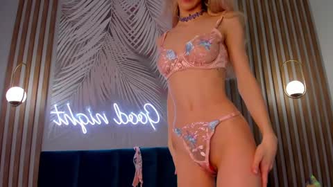 Emilly online show from February 7, 2:29 am