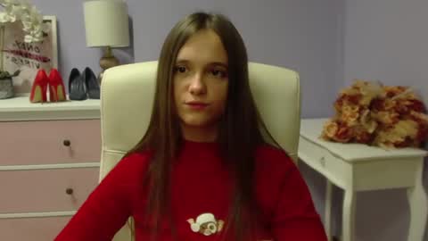 Snapshot of emilly_lust99 chatting on December 7, 7:38 am Emilly online show from December 7, 7:38 am