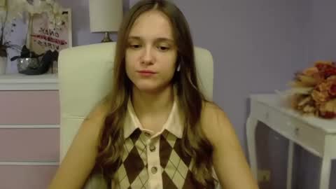 Snapshot of emilly_lust99 chatting on January 10, 10:50 am Emilly online show from January 10, 10:50 am