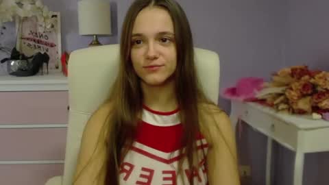 Snapshot of emilly_lust99 chatting on January 13, 7:32 am Emilly online show from January 13, 7:32 am