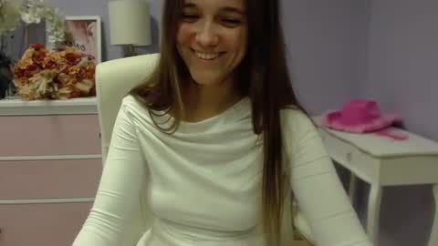 Snapshot of emilly_lust99 chatting on January 16, 7:38 am Emilly online show from January 16, 7:38 am
