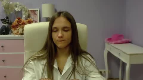 Snapshot of emilly_lust99 chatting on January 23, 10:54 am Emilly online show from January 23, 10:54 am