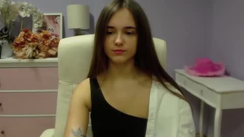 Snapshot of emilly_lust99 chatting on January 29, 7:46 am Emilly online show from January 29, 7:46 am