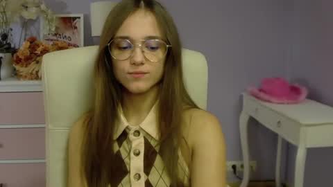 Snapshot of emilly_lust99 chatting on February 20, 7:45 am Emilly online show from February 20, 7:45 am