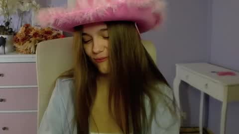 Snapshot of emilly_lust99 chatting on March 1, 7:41 am Emilly online show from March 1, 7:41 am