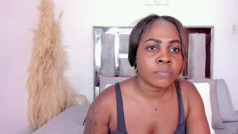 Snapshot of emilly_roaa chatting on November 19, 7:47 pm Emilly Roa online show from November 19, 7:47 pm