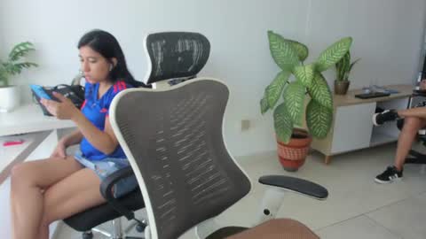 Emilly  online show from July 3, 2:01 pm