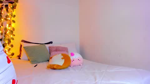 Snapshot of emillyhils1 chatting on February 18, 11:55 am emilly online show from February 18, 11:55 am