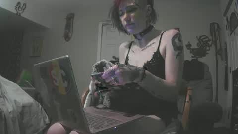 Snapshot of emily0903 chatting on September 22, 7:10 am Emily Love online show from September 22, 7:10 am