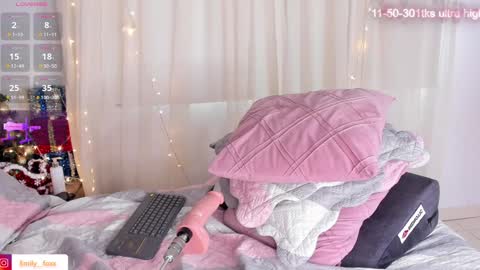 Snapshot of emily___fox chatting on December 2, 5:59 pm Emily online show from December 2, 5:59 pm