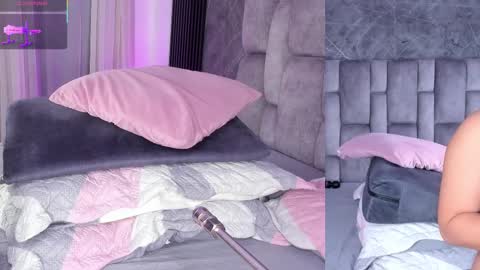 Snapshot of emily___fox chatting on October 3, 12:02 pm Emily online show from October 3, 12:02 pm