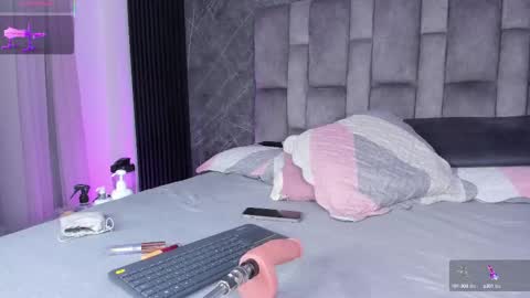 Snapshot of emily___fox chatting on October 9, 12:03 pm Emily online show from October 9, 12:03 pm