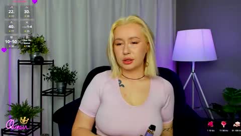 Emily  Bliss online show from February 21, 8:43 pm