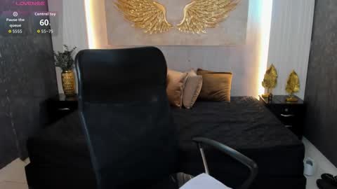 Emily  online show from March 18, 11:57 am