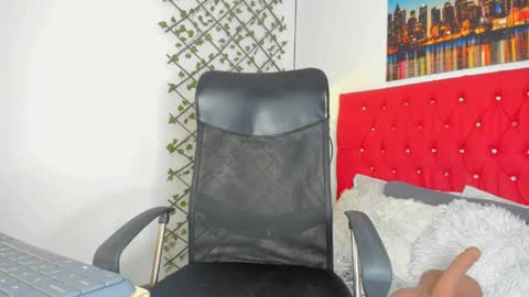 Emily online show from April 21, 1:06 pm