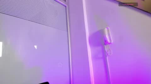 Snapshot of emily__harper_ chatting on May 19, 11:49 am Emily online show from May 19, 11:49 am