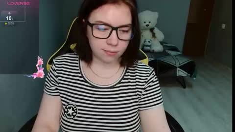 Emily 3 online show from October 6, 1:14 am
