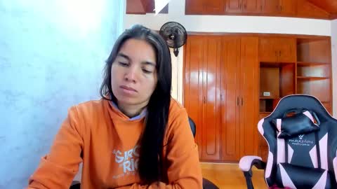 Snapshot of emily_and_soffy chatting on February 16, 12:01 pm Emily and Soffy online show from February 16, 12:01 pm