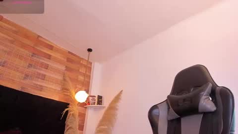 emily_brown04 online show from November 23, 2:06 pm