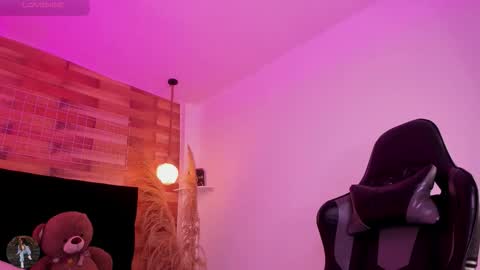 emily_brown04 online show from March 28, 12:38 pm