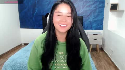 Snapshot of emily_carter19 chatting on February 27, 7:23 am Emily Carter online show from February 27, 7:23 am