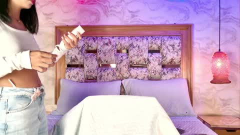 emily_dempsey online show from April 9, 7:19 pm