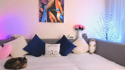 Emily Heels online show from April 16, 2:51 pm