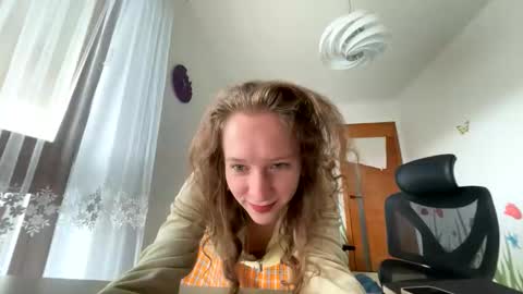 Emily  online show from October 15, 8:25 am