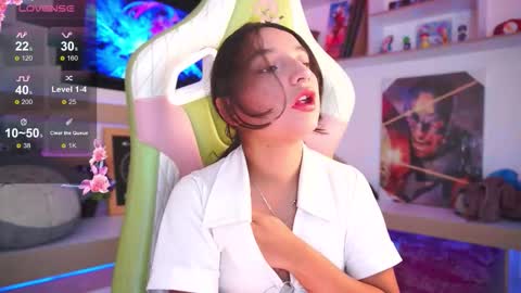 mily online show from February 19, 10:28 pm