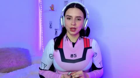 Snapshot of emily_lindey_ chatting on February 13, 2:13 pm Emily Lindey online show from February 13, 2:13 pm