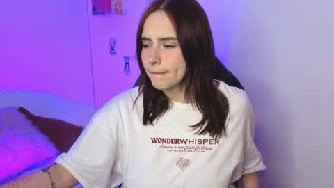 Snapshot of emily_lindey_ chatting on February 28, 12:55 am Emily Lindey online show from February 28, 12:55 am