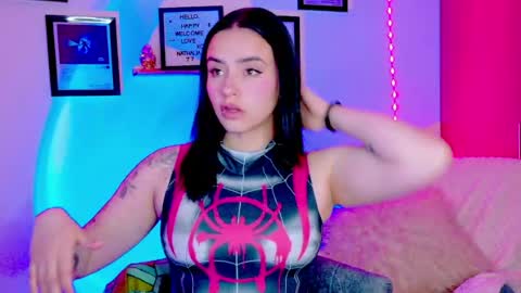 Snapshot of emily_lindey_ chatting on July 24, 6:11 am Emily Lindey online show from July 24, 6:11 am