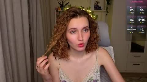 Snapshot of emily_lune chatting on June 25, 6:34 pm Emily online show from June 25, 6:34 pm