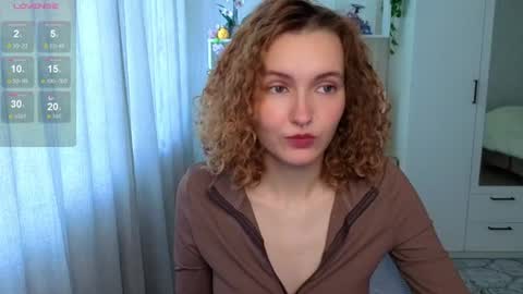 Snapshot of emily_lune chatting on July 23, 4:54 am Emily online show from July 23, 4:54 am