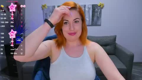 Snapshot of emily_midlton chatting on June 23, 1:09 pm Emily online show from June 23, 1:09 pm
