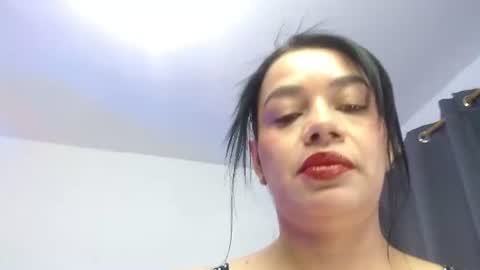 Snapshot of emily_milff chatting on June 22, 11:51 am emily_milff online show from June 22, 11:51 am