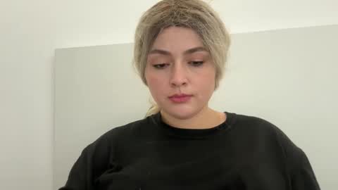 emily_morning_dew online show from October 19, 9:32 am
