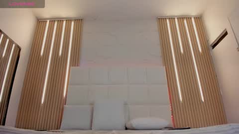 emily_nova_ online show from March 20, 11:48 am