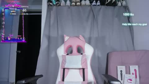 emily_palmeer online show from March 1, 10:34 am