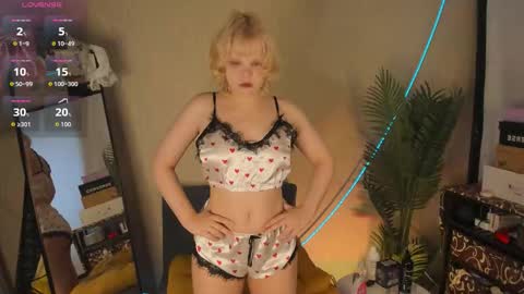 emily_relishh online show from February 24, 5:05 am