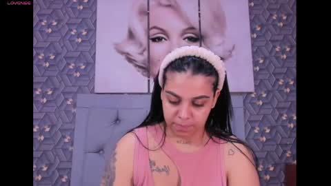 Snapshot of emily_rivera78 chatting on April 20, 3:09 am Emily online show from April 20, 3:09 am