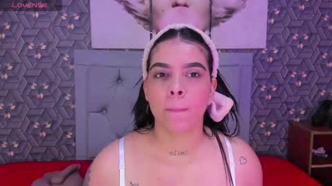 Snapshot of emily_rivera78 chatting on May 12, 3:47 am Emily online show from May 12, 3:47 am