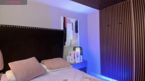 Emily  online show from February 23, 1:10 pm