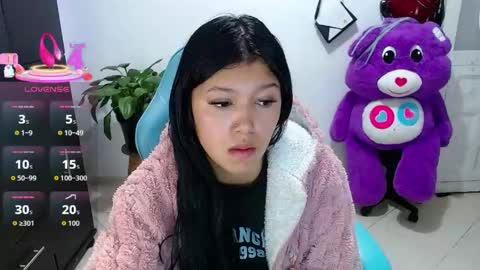       online show from April 17, 11:24 am