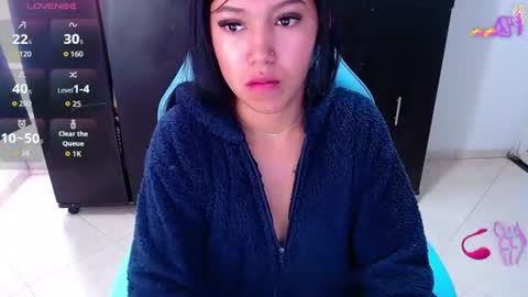 Snapshot of emily_rosse04 chatting on June 21, 1:46 pm online show from June 21, 1:46 pm