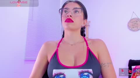 Snapshot of emily_sanderss1 chatting on February 4, 7:33 pm Emily online show from February 4, 7:33 pm